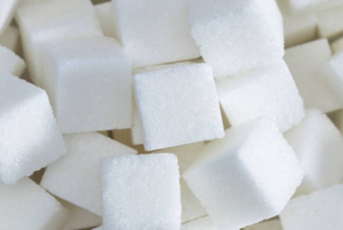 Mercado futuro do açúcar encerra em queda com previsão de chuvas no Centro-Sul