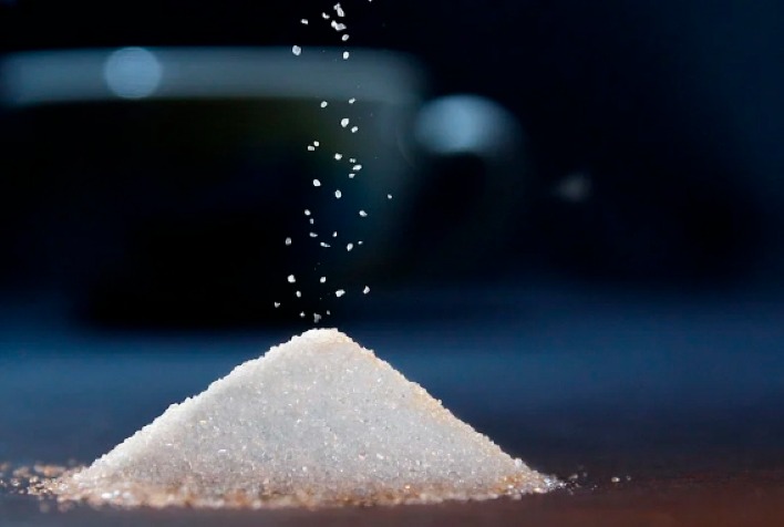 Estimativa de superávit global de açúcar aumenta para 4,7 milhões de toneladas em 2023/24, indica Trading Czarnikow