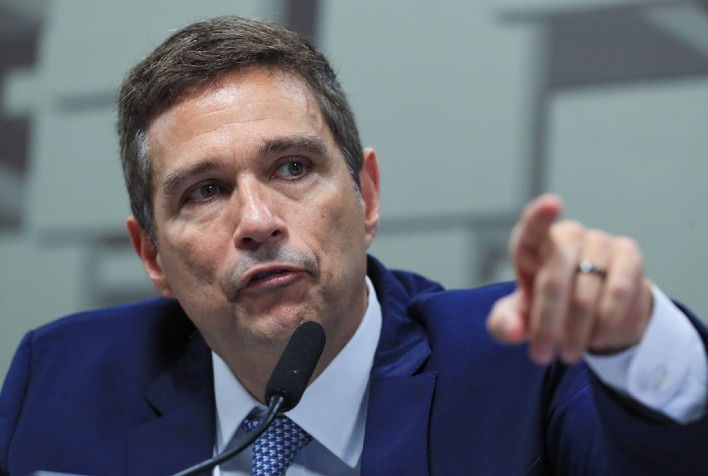 Campos Neto Defende Independência do Banco Central e Aborda Riscos com Nova Diretoria