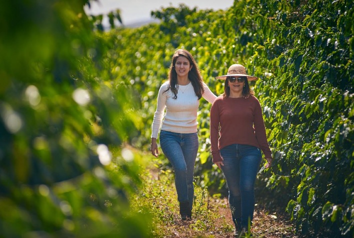 Mulheres Rurais em Destaque: A Liderança Feminina e a Integração de Soluções Tecnológicas no Setor Agro